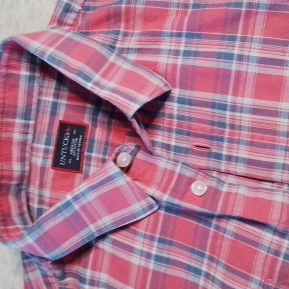 UNTUCKIT Button Up - Picture 2 of 4